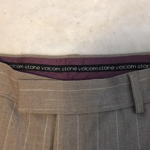 Volcom shorts - Picture 5 of 6